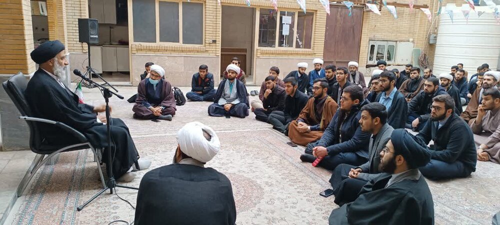 برگزاری درس اخلاق در مدرسه علمیه ولی عصر(عج) اهواز