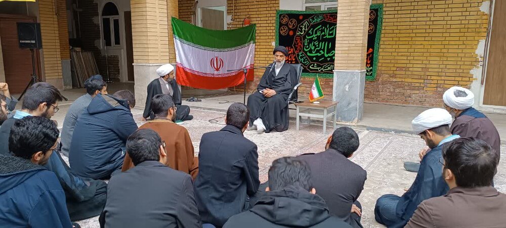 برگزاری درس اخلاق در مدرسه علمیه ولی عصر(عج) اهواز