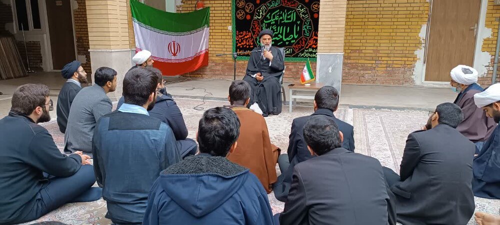 برگزاری درس اخلاق در مدرسه علمیه ولی عصر(عج) اهواز