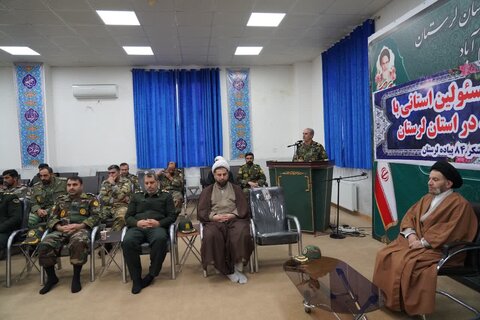 تصاویر دیدار فرماندهان نیروهای مسلح لرستان با نماینده ولی فقیه در استان