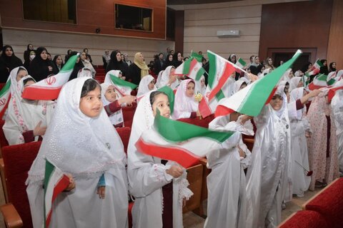 تصاویر جشن تکلیف دختران دبستان شاهد خرم آباد