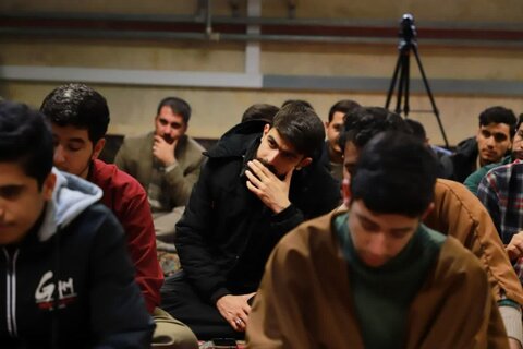 تصاویر/ نشست صمیمی مدیر حوزه علمیه کردستان با طلاب مدرسه علمیه امام صادق (ع) قروه