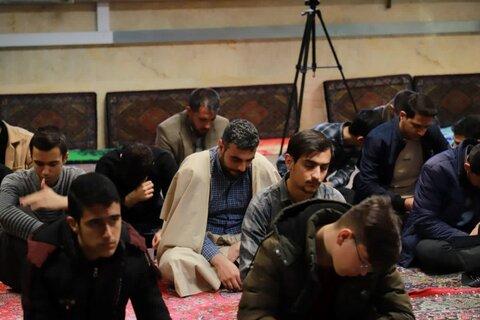 تصاویر/ نشست صمیمی مدیر حوزه علمیه کردستان با طلاب مدرسه علمیه امام صادق (ع) قروه