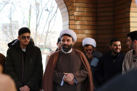 تصاویر/ حضور مدیر حوزه علمیه کردستان بر مزار شهدای گمنام قروه
