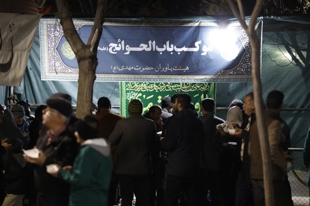 عزاداری هیئات و تشکلهای مذهبی پای چایخانه امام رضا(ع) در کاشان