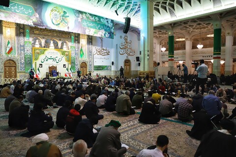 تصاویر / برپایی کرسی تلاوت فاطمی در جشن عید مبعث حرم مطهر بانوی کرامت