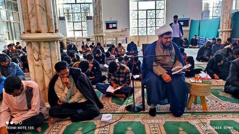 تصاویر/مراسم دعای ندبه توسط طلاب مدرسه علمیه صاحب الزمان (عج) بشاگرد