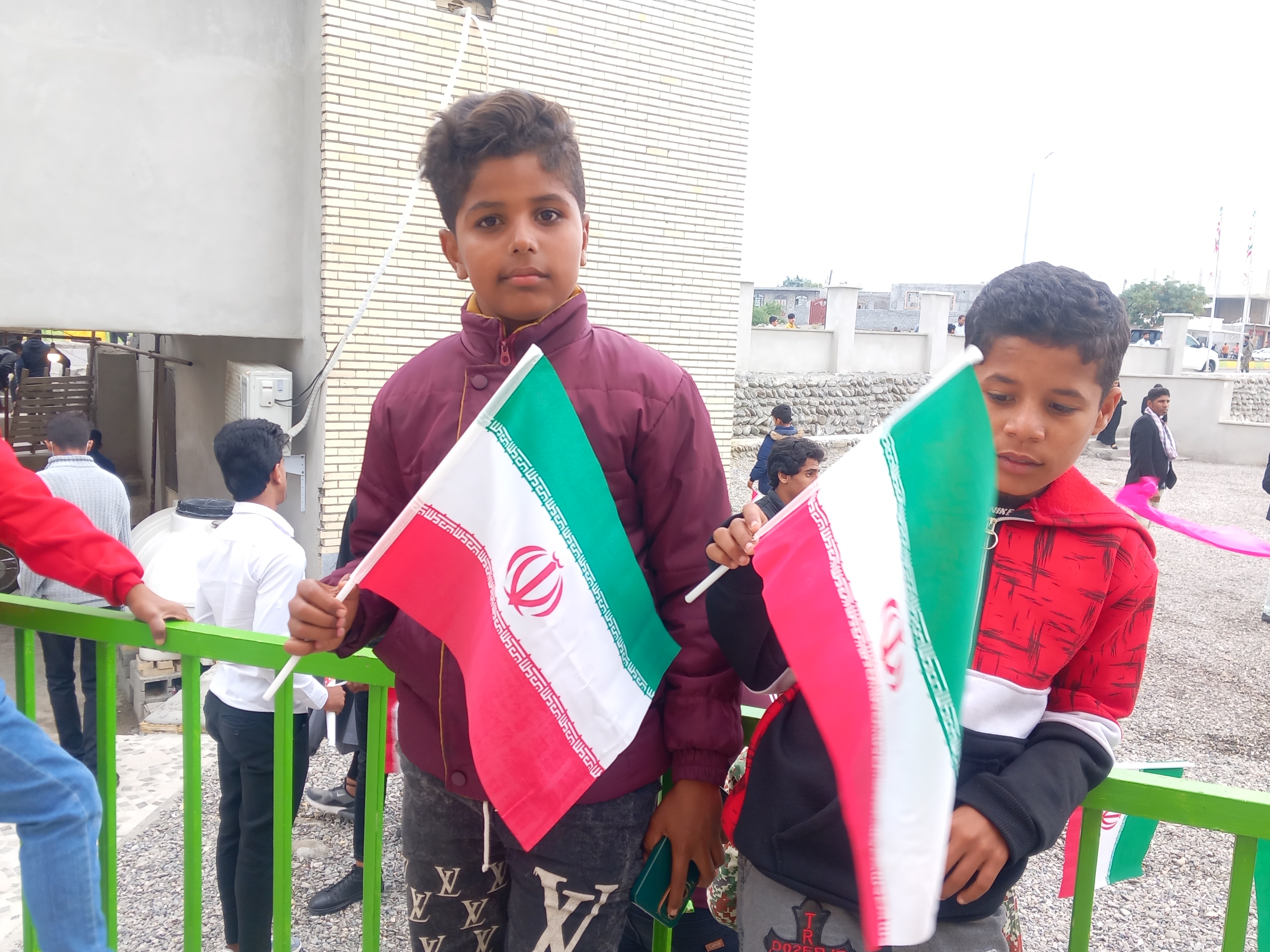 حماسه مردم سندرک در راهپیمایی۲۲ بهمن+ تصویر