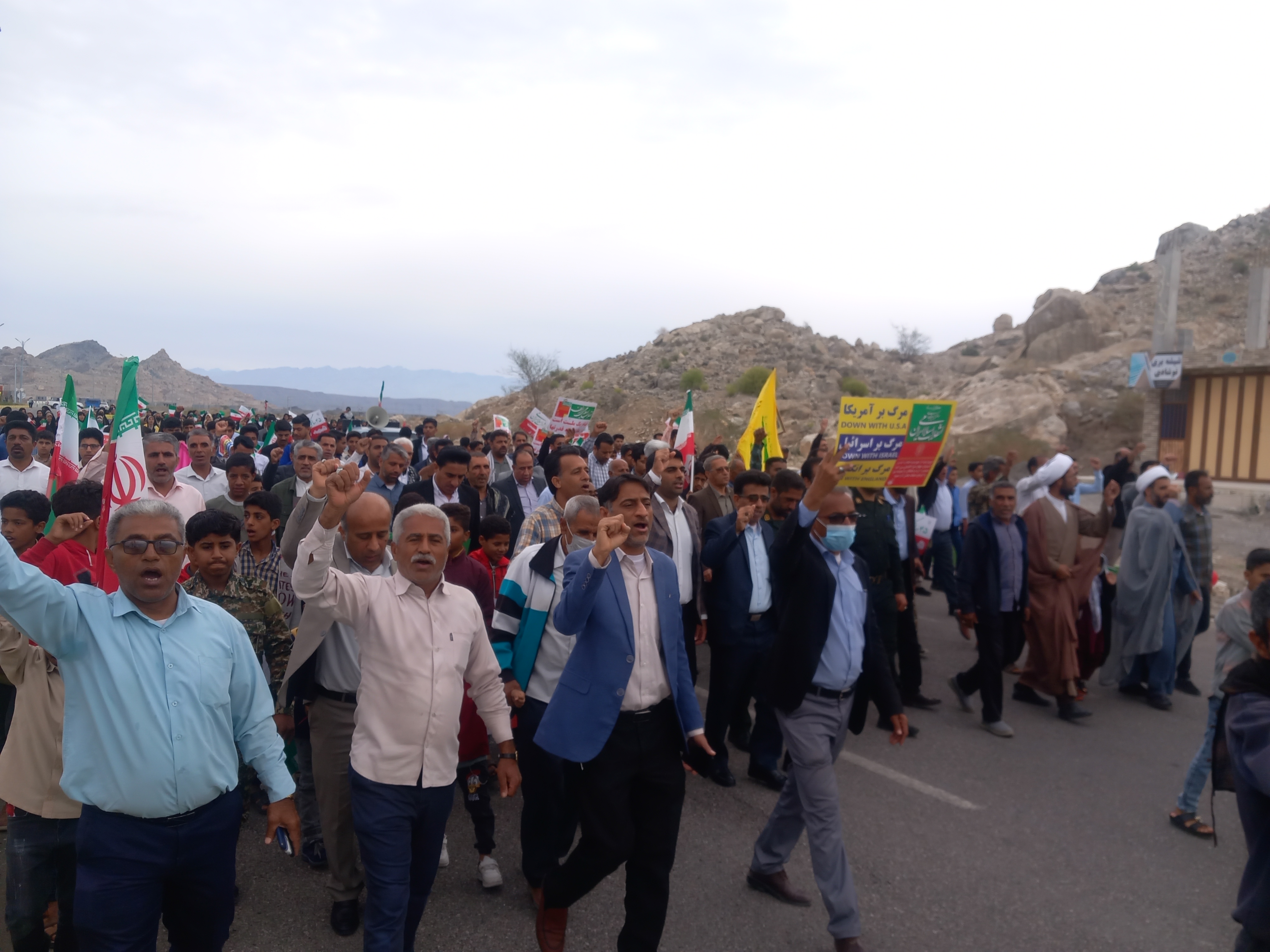 حماسه مردم سندرک در راهپیمایی۲۲ بهمن+ تصویر