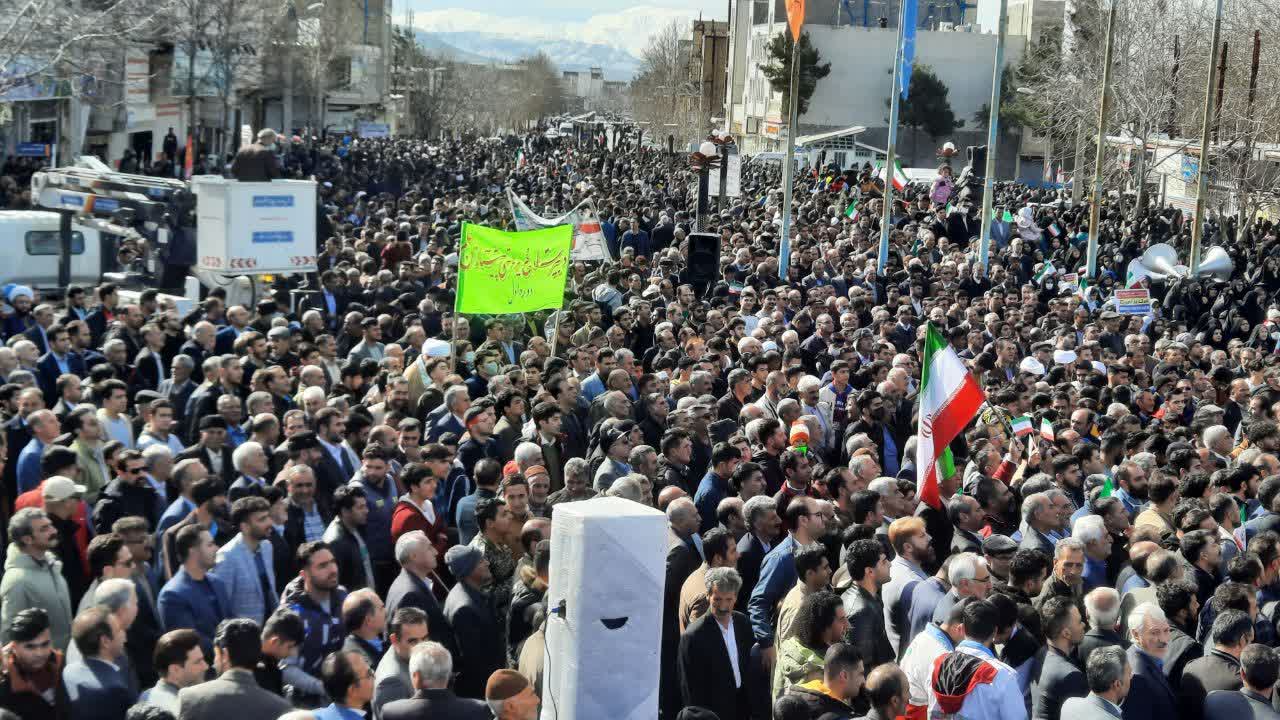 فیلم| حماسه حضور مردم شهرستان پارس آباد در راهپیمایی ۲۲ بهمن