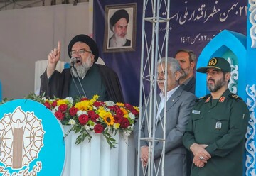 طاغوت ملت ایران را تحقیر می‌کردند اما امروز مردم صاحب این انقلاب هستند