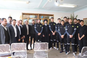 تصاویر/ دیدار اعضای هیات والیبال استان اردبیل با نماینده ولی فقیه