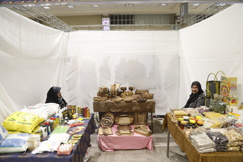 تصاویری از نمایشگاه شمیم خدمت (فروش محصولات تولیدی خانگی و صنایع دستی باحضور 120 کارآفرین مشاغل خانگی)