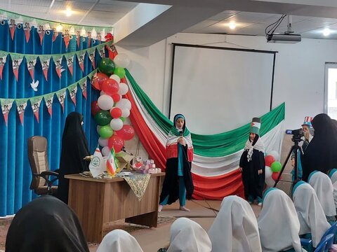 تصاویر/ جشن مدرسه جوانه های انقلاب  در مدرسه علمیه الزهرا (س) ارومیه