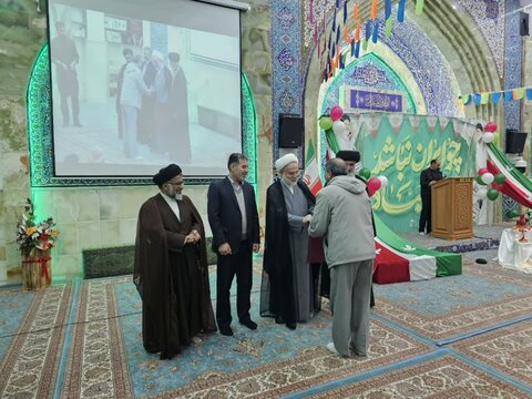 تصاویر/ برگزاری مراسم سالگرد پیروزی انقلاب اسلامی در مسجد مهدیه شهر سنندج