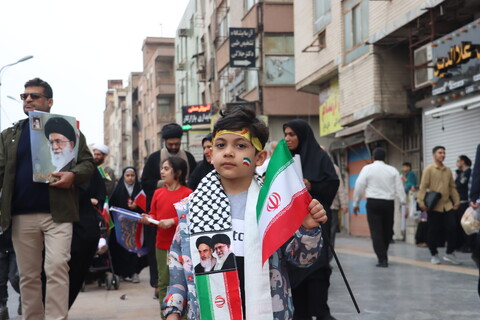 حضور کودکان در راهپیمایی 22 بهمن ماه