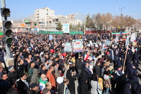 خروش مردم شهرستان میاندوآب در 22 بهمن