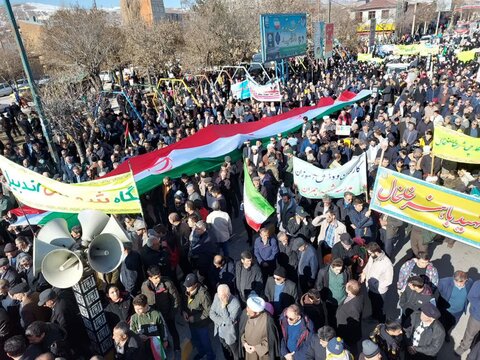 جلوه‌هایی از حضور حماسی مردم خلخال در مراسم راهپیمایی یوم الله ۲۲ بهمن ۱۴۰۲