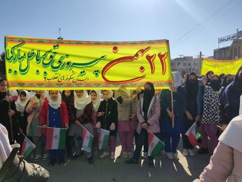 تصاویر/ حضور مردم شهرستان دهگلان در راهپیمایی 22 بهمن