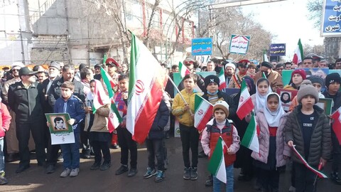 تصاویر/ حضور مردم شهر «اهر» در راهپیمایی با شکوه یوم الله ۲۲ بهمن