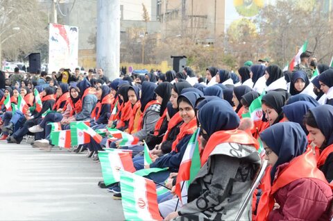تصاویر حضور مردم خرم آباد در جشن ۴۵ سالگی انقلاب