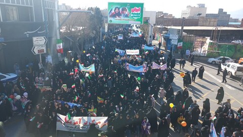 تصاویر/ حضور مردم شهر آذرشهر در راهپیمایی با شکوه یوم الله ۲۲ بهمن