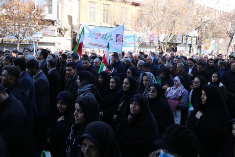 تصاویر/ تجدید پیمان مردم شهرستان ارومیه با آرمان های انقلاب در 22 بهمن
