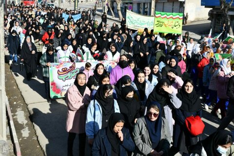 تصاویر/ حضور با شکوه مردم شهرستان «دیوانداره» در راهپیمایی 22 بهمن