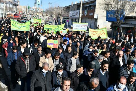 تصاویر/ حضور با شکوه مردم شهرستان «دیوانداره» در راهپیمایی 22 بهمن