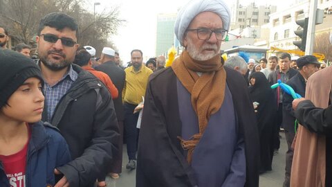 تصاویر / حضور پرشور مردم در راهپیمایی 22 بهمن در مشهد