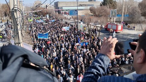 تصاویر/ حضور مردم شهرستان ابهر در راهپیمایی یوم الله ۲۲ بهمن