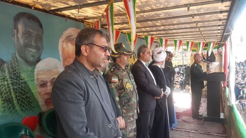 تصاویر/ حضور مردم شهید پرور آران و بیدگل در راهپیمایی با شکوه یوم الله ۲۲ بهمن