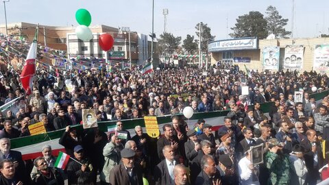 تصاویر/ حضور مردم شهید پرور آران و بیدگل در راهپیمایی با شکوه یوم الله ۲۲ بهمن