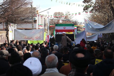 راهپیمایی یوم الله ۲۲ بهمن در مرند