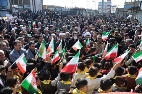 تصاویر/ راهپیمایی مردم شهرستان چهاربرج در 22 بهمن