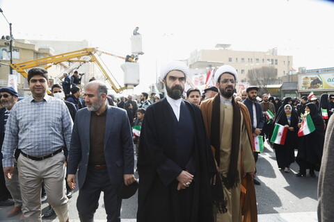 تصاویری از حضور علما و روحانیون در راهپیمایی باشکوه ۲۲ بهمن قم