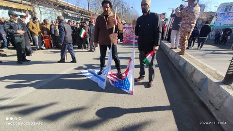تصاویر/ راهپیمایی دشمن شکن مردم شهرستان چالدران در 45 سالروز پیروزی انقلاب اسلامی