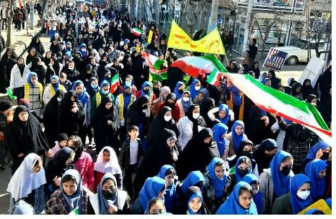 تصاویر/ راهپیمایی دشمن شکن مردم شهرستان چالدران در 45 سالروز پیروزی انقلاب اسلامی