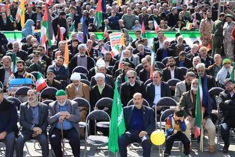 تصاویر/ حضور گسترده مردم کرج در جشن بزرگ انقلاب