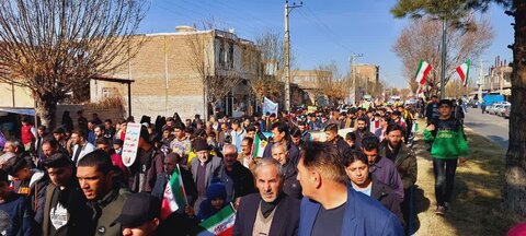تصاویر / راهپیمایی مردم شهر کشاورز در یوم الله 22 بهمن