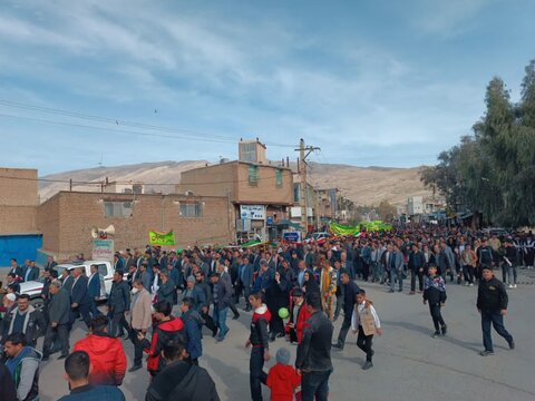تصاویر حضور مردم پلدختر در راهپیمایی یوم الله ۲۲ بهمن عکاس:سامان گنجی