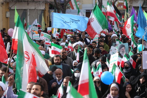 تصاویر/ حضور حماسی مردم قم در جشن انقلاب