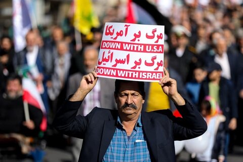 تصاویر /  حضور مردم در راهپیمایی یوم الله 22 بهمن