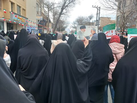 تصاویر/راهپیمایی یوم الله ۲۲بهمن در خمین