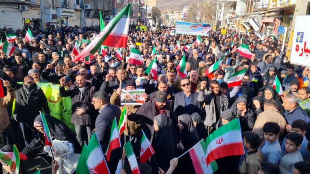 تصاویر/ حضور مردم شهرستان سقز در راهپیمایی یوم الله ۲۲ بهمن