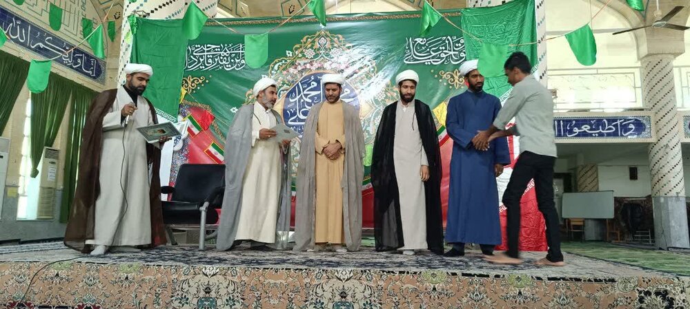تجلیل از طلاب برتر جشنواره علامه حلی مدرسه علمیه ولی عصر(عج) بندرعباس+ عکس