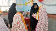 تصاویر/ برگزاری جشن تکلیف و اهدای بسته فرهنگی به دانش آموزان
