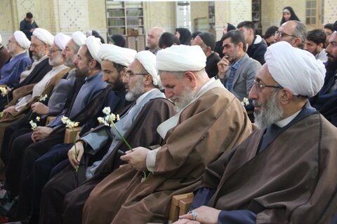 تصاویر / مراسم عمامه گذاری طلاب مدارس علمیه استان قزوین