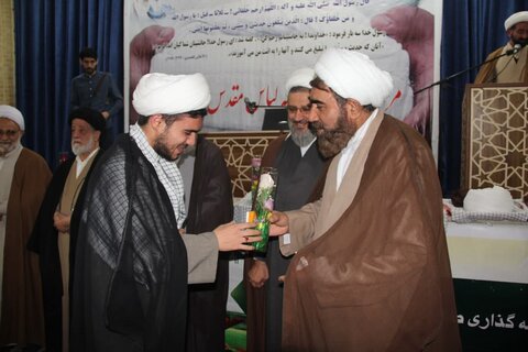 تصاویر / مراسم عمامه گذاری طلاب مدارس علمیه استان قزوین