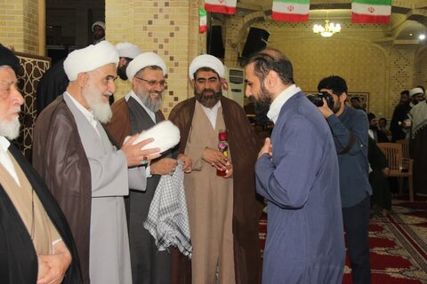 تصاویر / مراسم عمامه گذاری طلاب مدارس علمیه استان قزوین